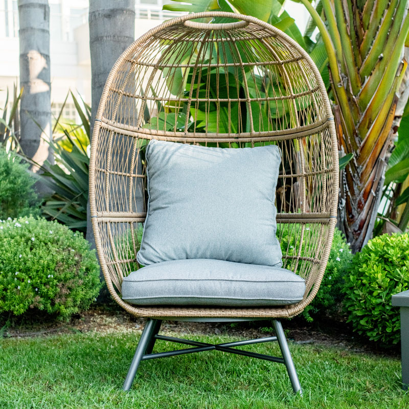 Un air de Scandinavie s’invite chez vous avec le fauteuil Holly.